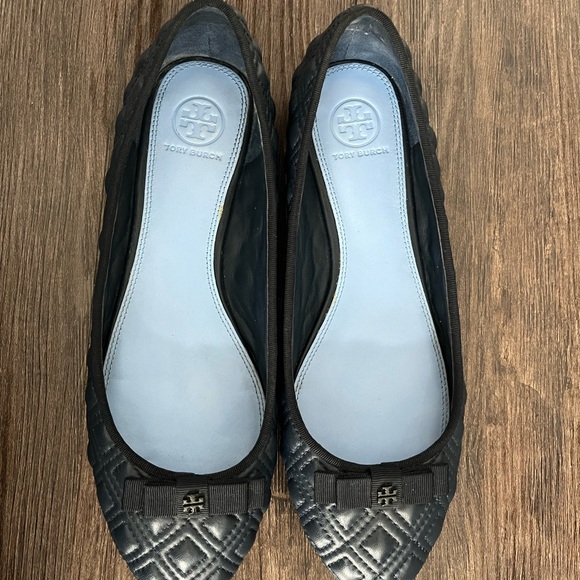 TORY BURCH•NAVY BLUE•QUILTED STYLE LEATHER FLATS•SIZE 8.5 M - Picture 5 of 12